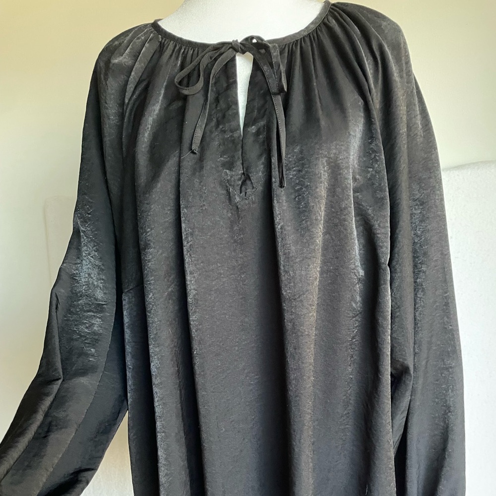Ava & Viv Black Tunic Blouse with Keyhole and Tie Front, Size 2X